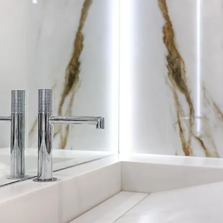 Unique Luxury Parisian Flat 2br/6p -champs Elysees Apartment Paris