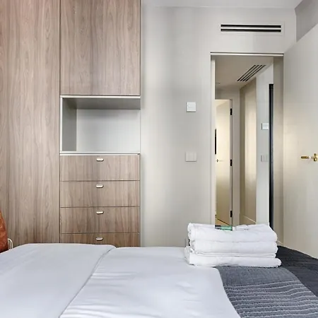 Unique Luxury Parisian Flat 2br/6p -champs Elysées *