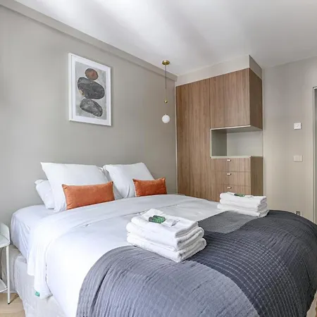 Unique Luxury Parisian Flat 2br/6p -champs Elysées * Parigi